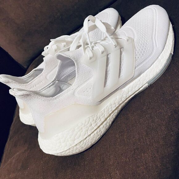 Adidas Ultraboost 22 Women's Running Training Triple White FY0403 10 US - Picture 10 of 16
